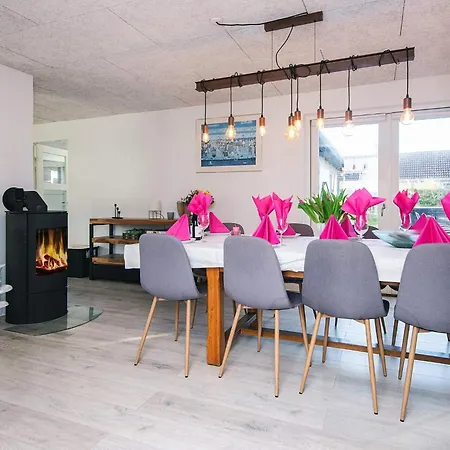 Luxury Retreat In - By Traum بيت للعطل *